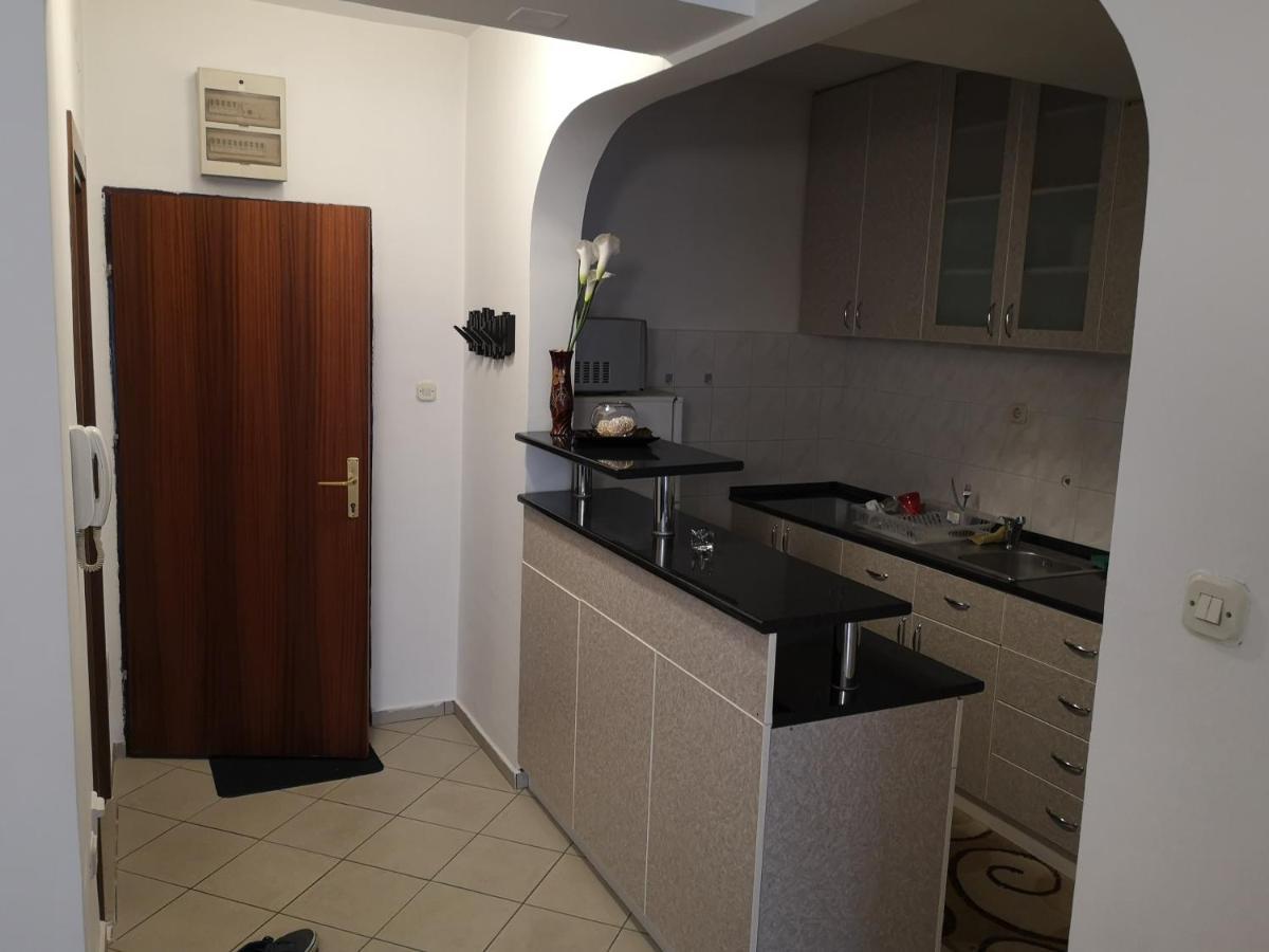 Hello Apartment Скоп'є Екстер'єр фото